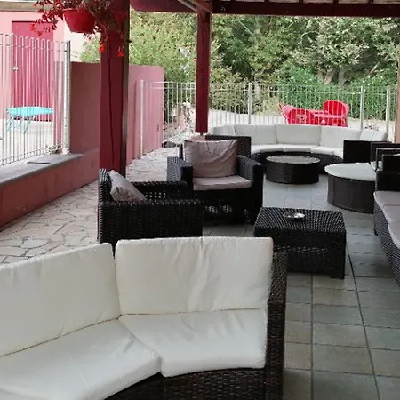 Camping Mobil-home Avec Terrasse Pour 4 Personnes - Api-1-52-528
